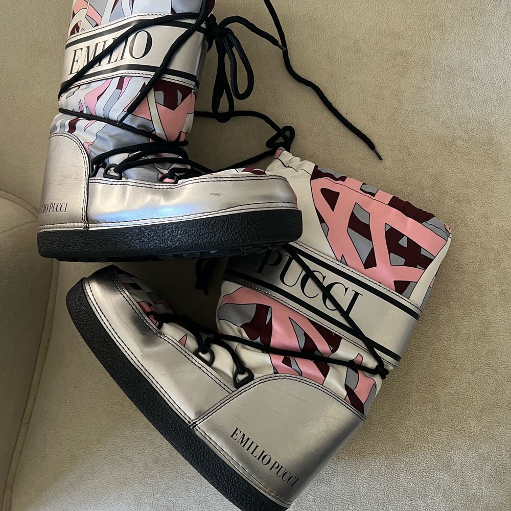 Emilio Pucci scarf print moon boots